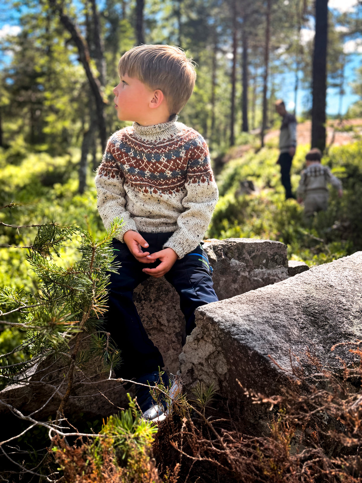 Jordstøyl Jr - garnpakke (rust/blå)
